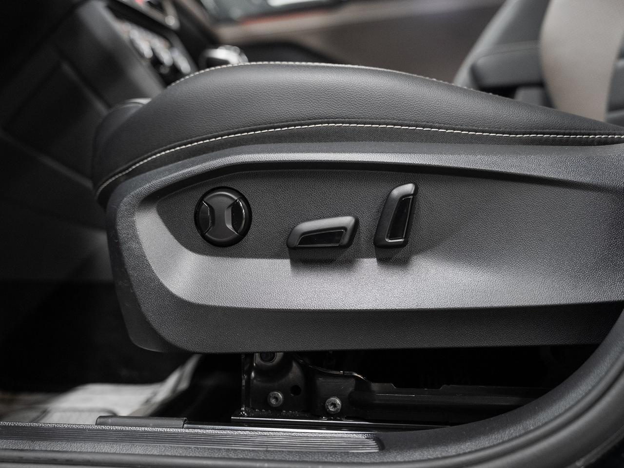 2022 Volkswagen Taos HIGHLINE AWD | Nav | Leather | Panoroof | CarPlay Photo
