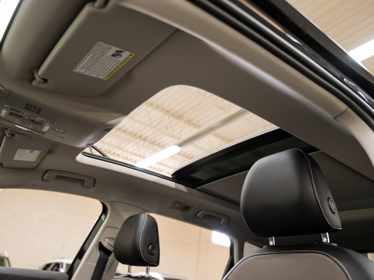 2022 Volkswagen Taos HIGHLINE AWD | Nav | Leather | Panoroof | CarPlay Photo