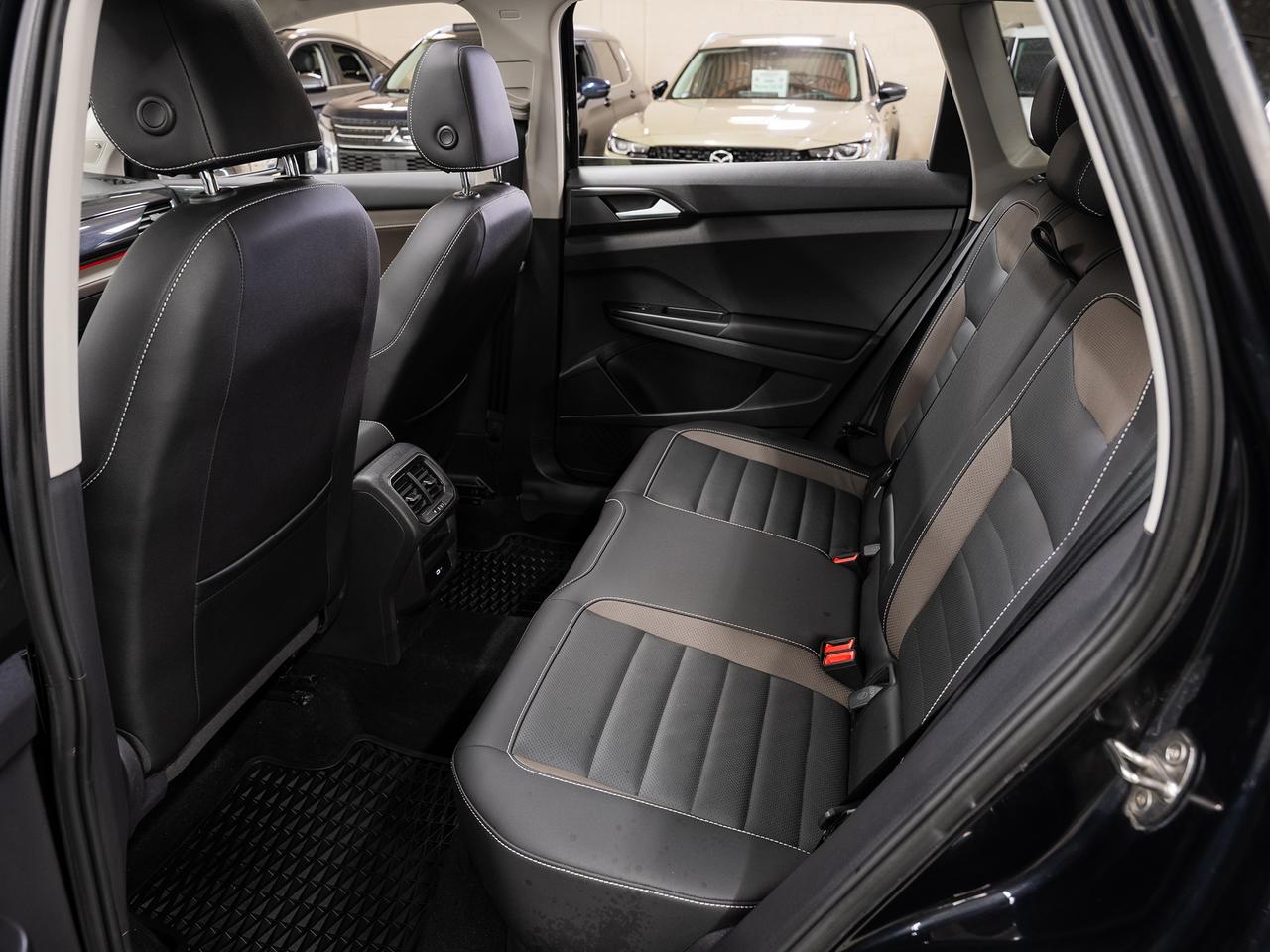 2022 Volkswagen Taos HIGHLINE AWD | Nav | Leather | Panoroof | CarPlay Photo