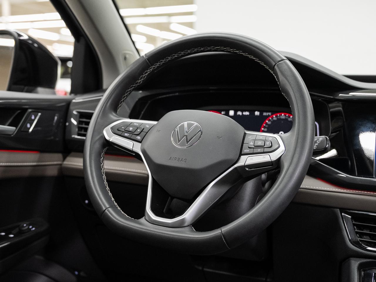2022 Volkswagen Taos HIGHLINE AWD | Nav | Leather | Panoroof | CarPlay Photo