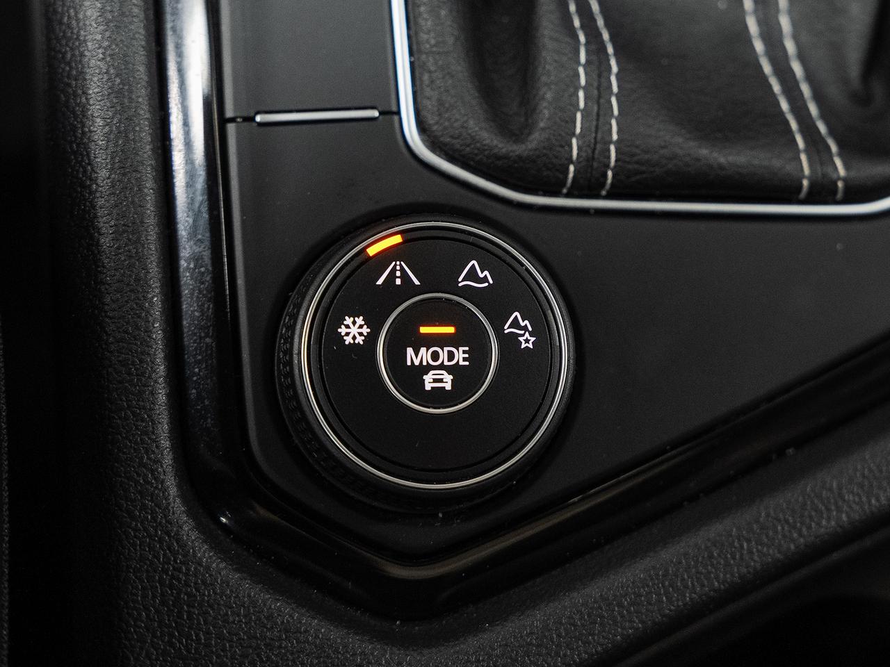 2022 Volkswagen Taos HIGHLINE AWD | Nav | Leather | Panoroof | CarPlay Photo