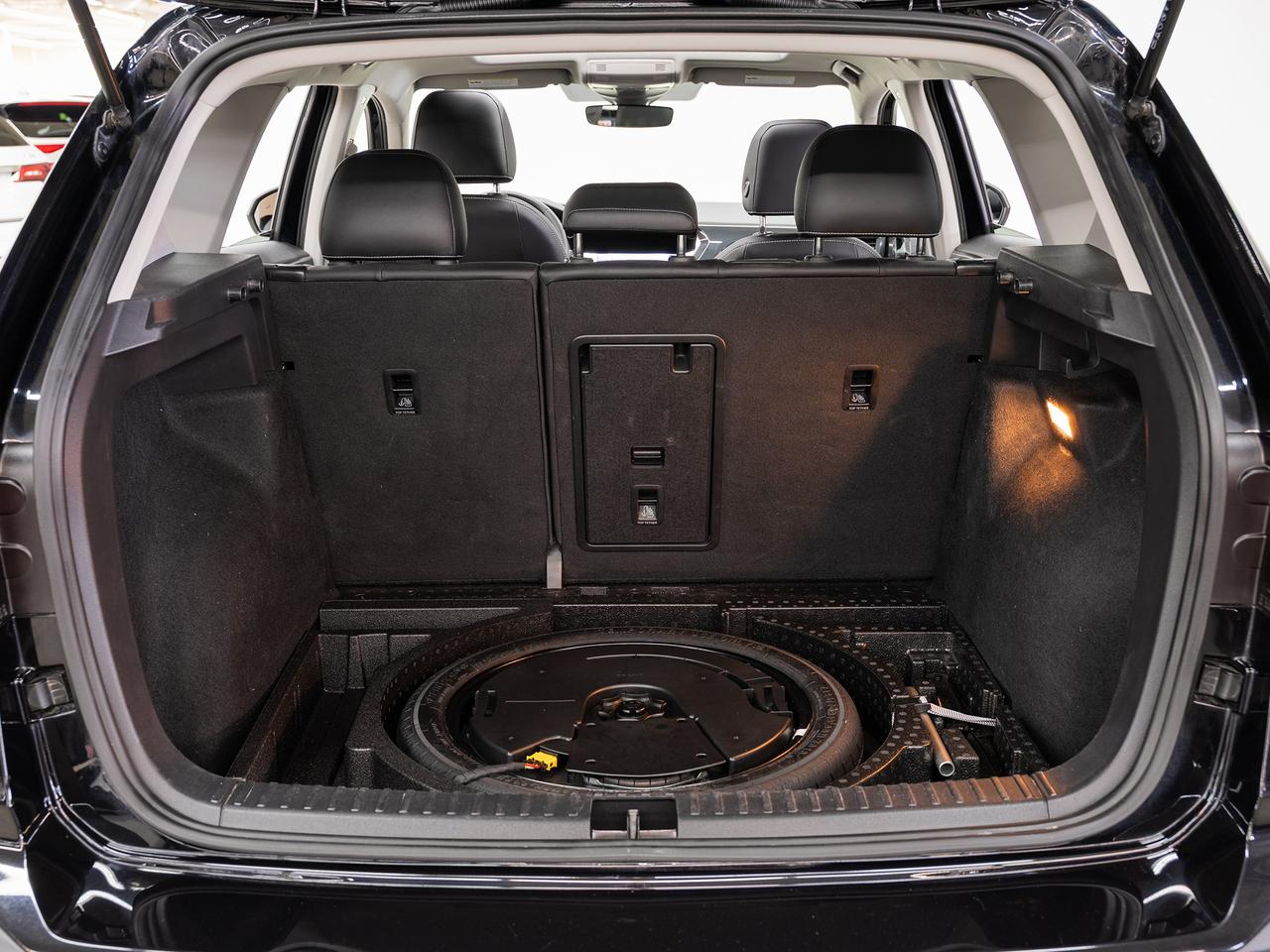 2022 Volkswagen Taos HIGHLINE AWD | Nav | Leather | Panoroof | CarPlay Photo