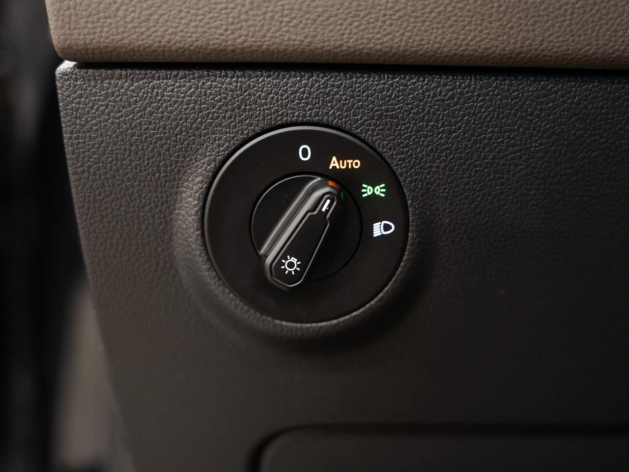 2022 Volkswagen Taos HIGHLINE AWD | Nav | Leather | Panoroof | CarPlay Photo