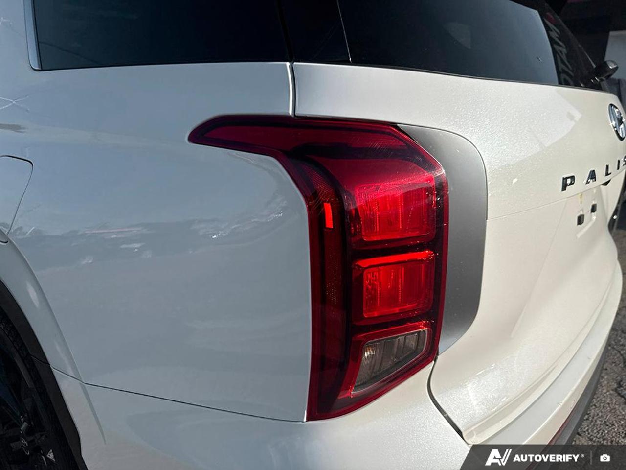 2024 Hyundai PALISADE URBAN / NO ACCIDENTS / LEATHER / NAV / ROOF / AWD Photo