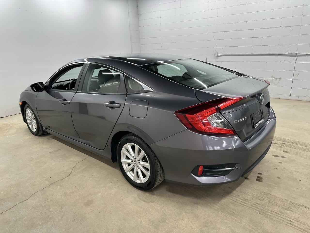 2017 Honda Civic LX Photo3