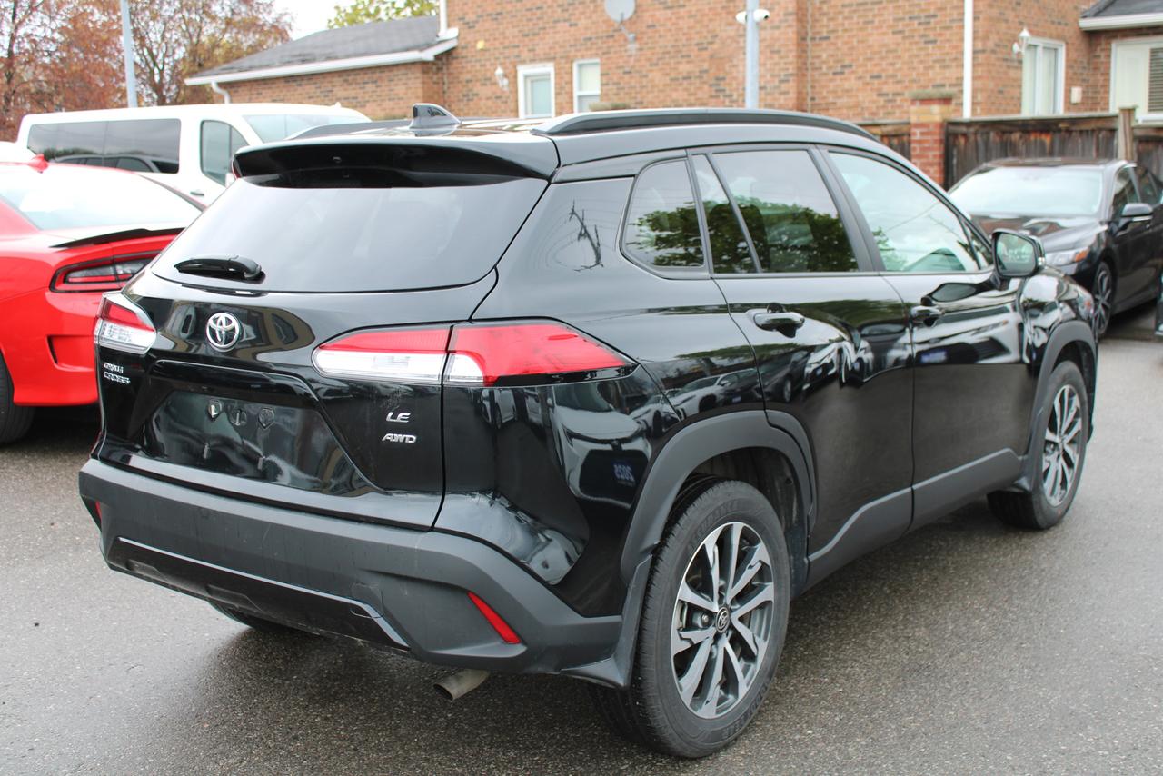 2025 Toyota Corolla Cross LE with sunroof Photo