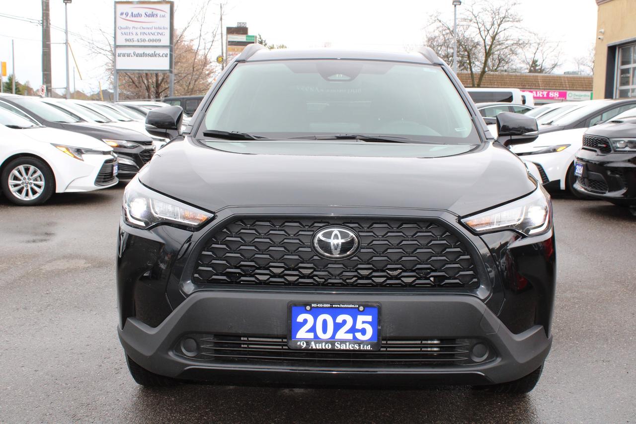 2025 Toyota Corolla Cross LE with sunroof Photo