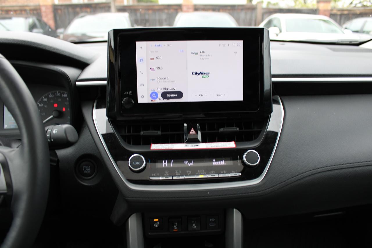 2025 Toyota Corolla Cross LE with sunroof Photo