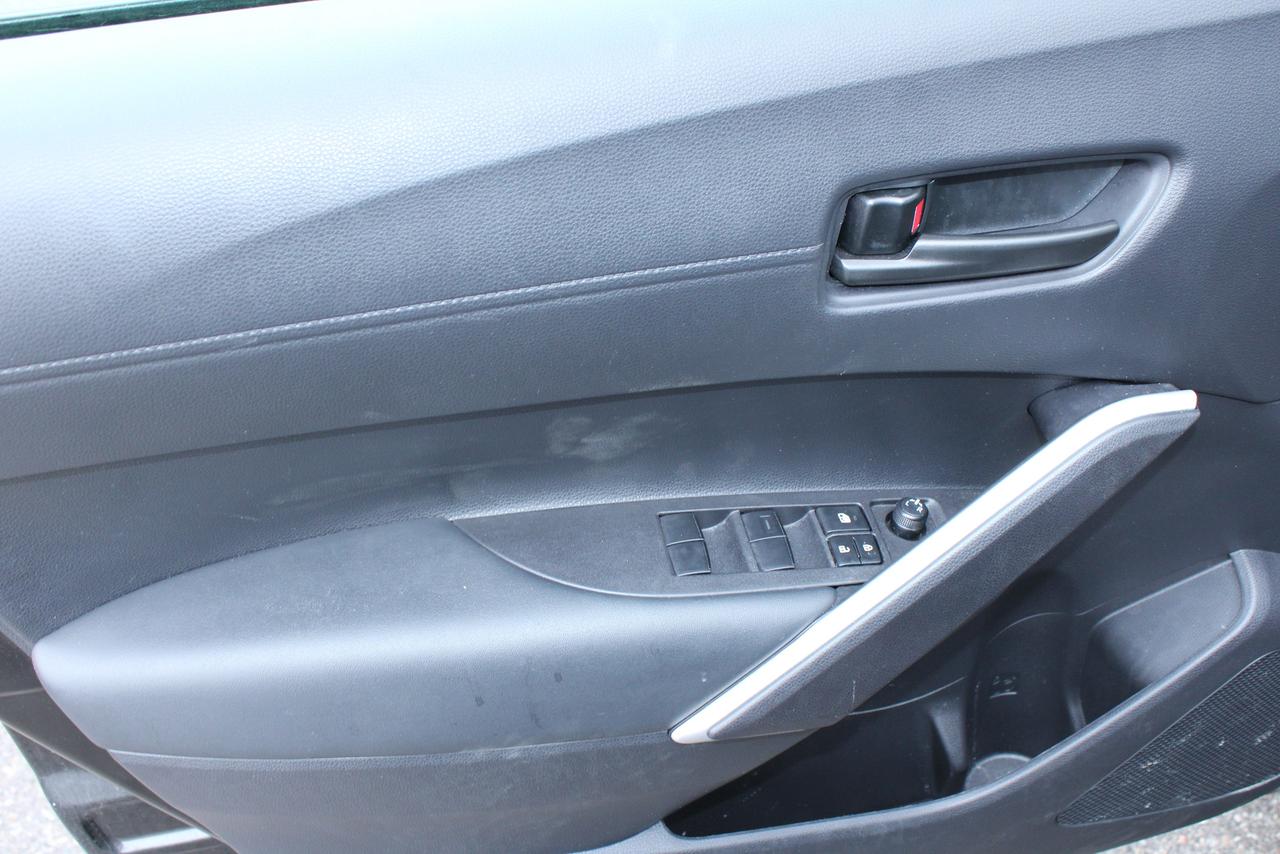 2025 Toyota Corolla Cross LE with sunroof Photo