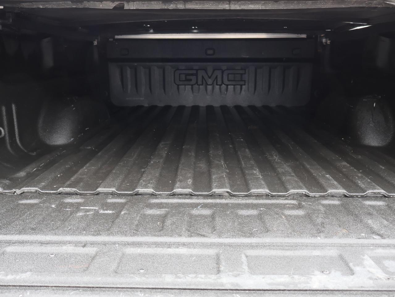 2018 GMC Sierra 1500 V8 SLE-Z71 CREW 4WD CERTIFIED *34 GMC SERVICE* CAMERA BLUETOOTH HEATED SEATS CRUISE ALLOYS Photo