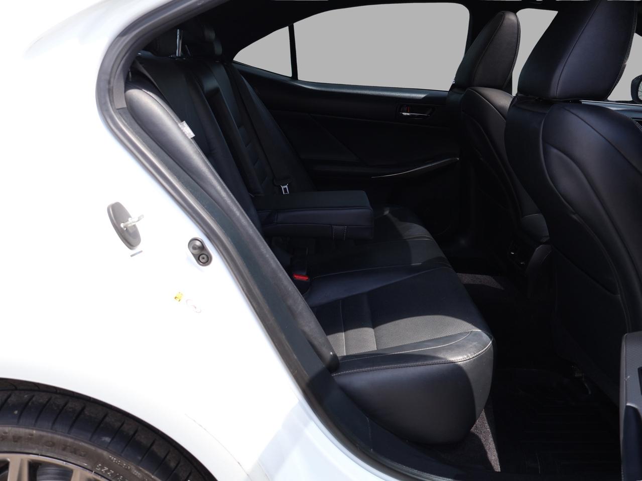 2014 Lexus IS 250 AWD CERTIFIED *LEXUS MAINTAIN* CAMERA NAV BLUETOOTH LEATHER HEATED SEATS SUNROOF CRUISE ALLOYS Photo