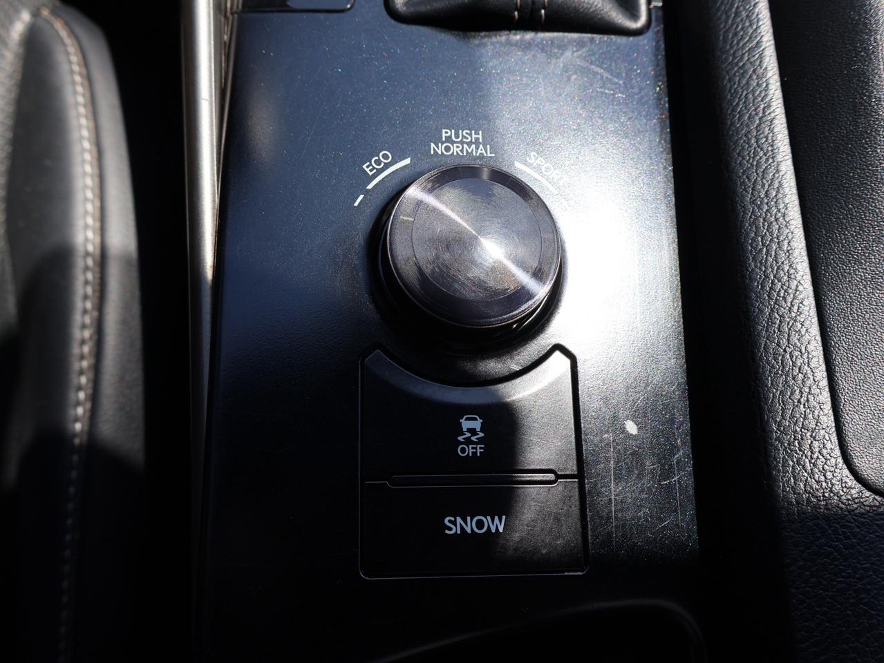 2014 Lexus IS 250 AWD CERTIFIED *LEXUS MAINTAIN* CAMERA NAV BLUETOOTH LEATHER HEATED SEATS SUNROOF CRUISE ALLOYS Photo