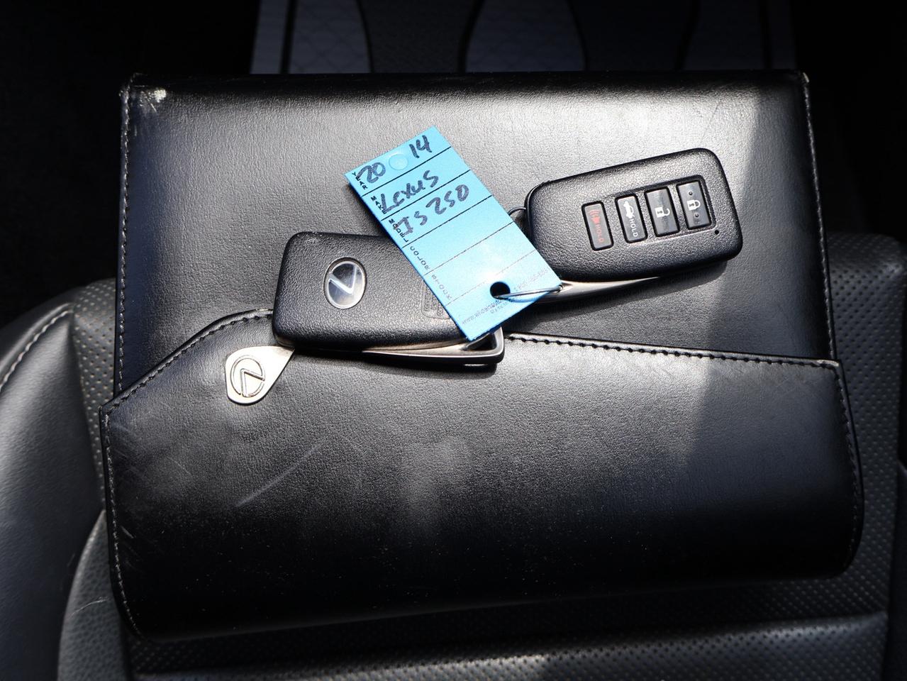 2014 Lexus IS 250 AWD CERTIFIED *LEXUS MAINTAIN* CAMERA NAV BLUETOOTH LEATHER HEATED SEATS SUNROOF CRUISE ALLOYS Photo