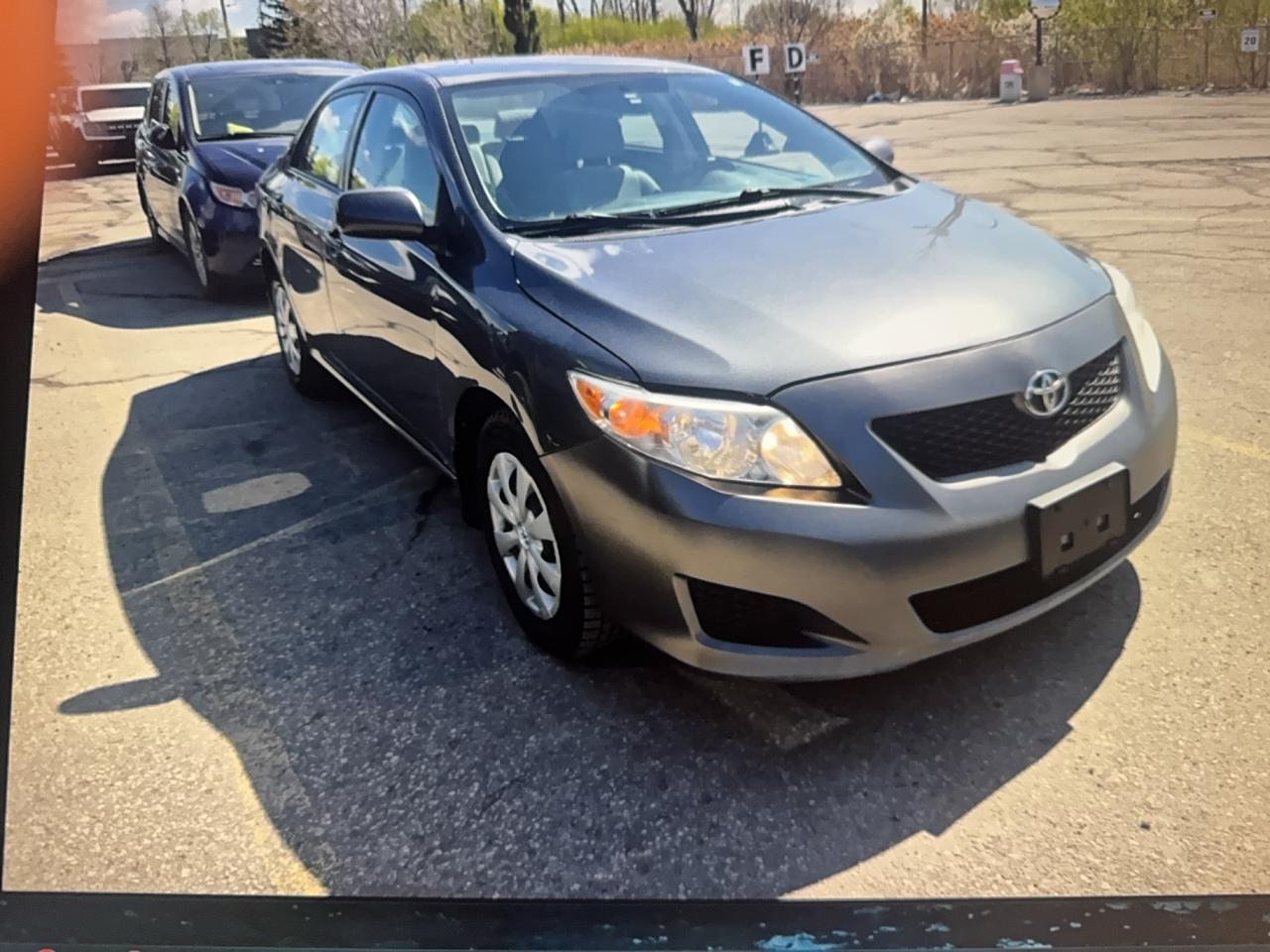 2010 Toyota Corolla CE Photo2