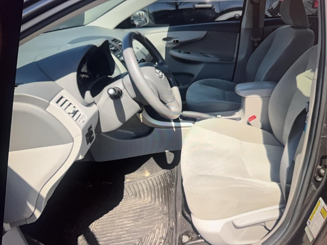 2010 Toyota Corolla CE Photo