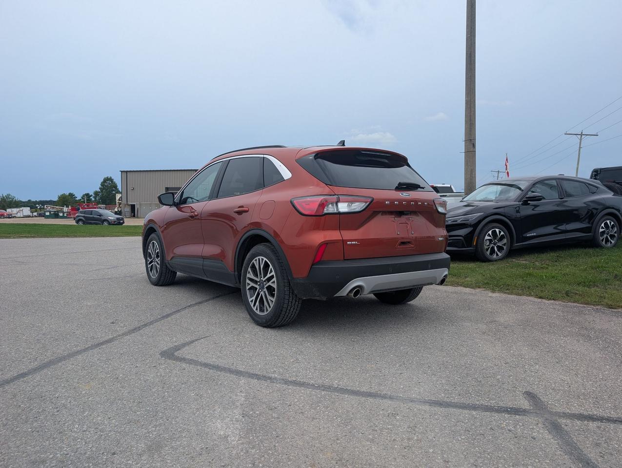 2020 Ford Escape SEL AWD Photo3