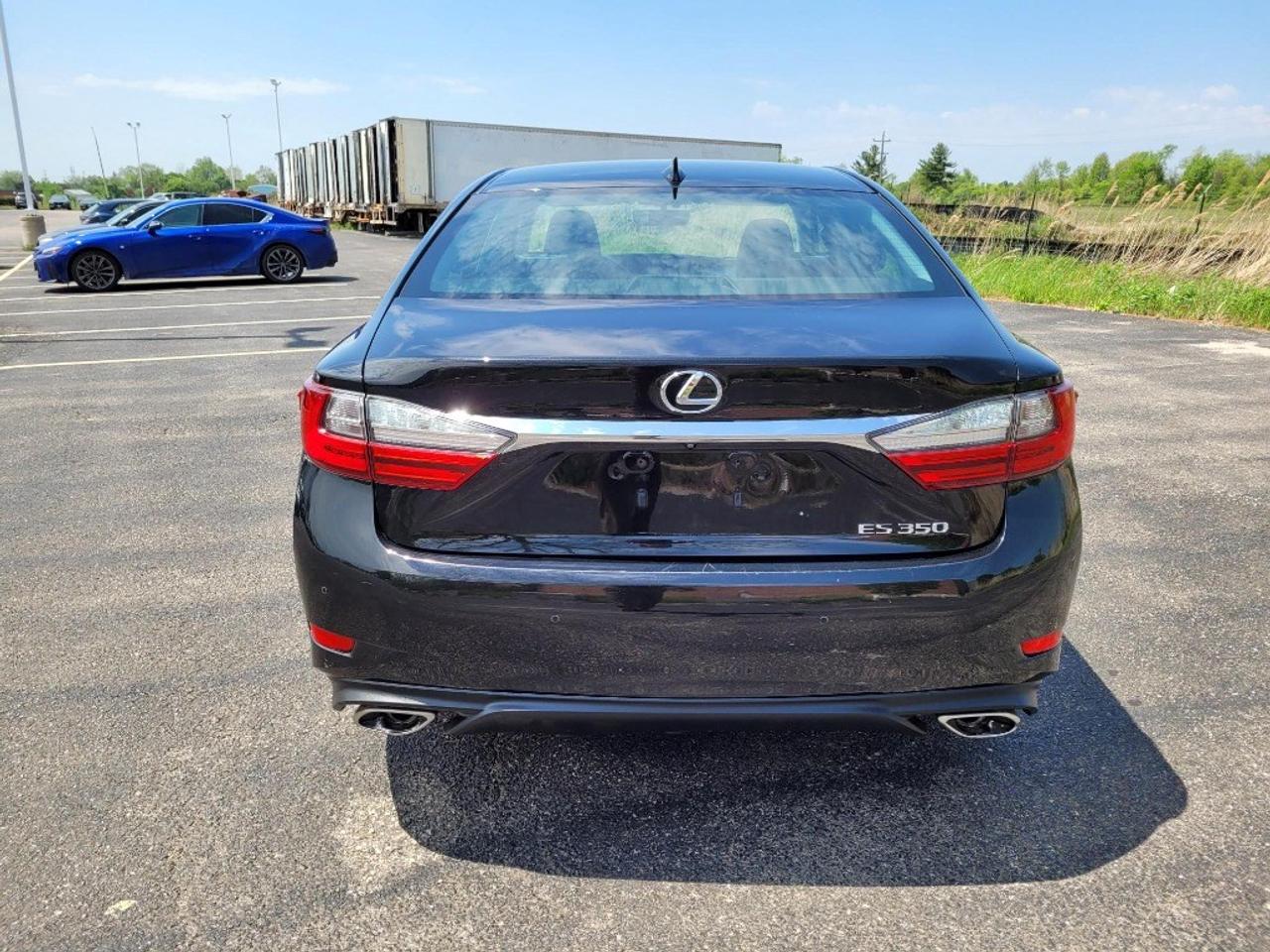 2016 Lexus ES 350 4dr Sdn Photo