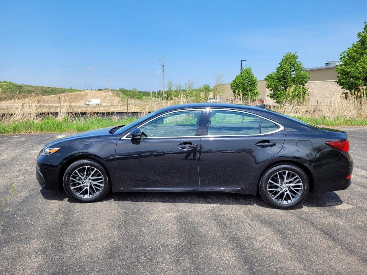 2016 Lexus ES 350 4dr Sdn Photo2