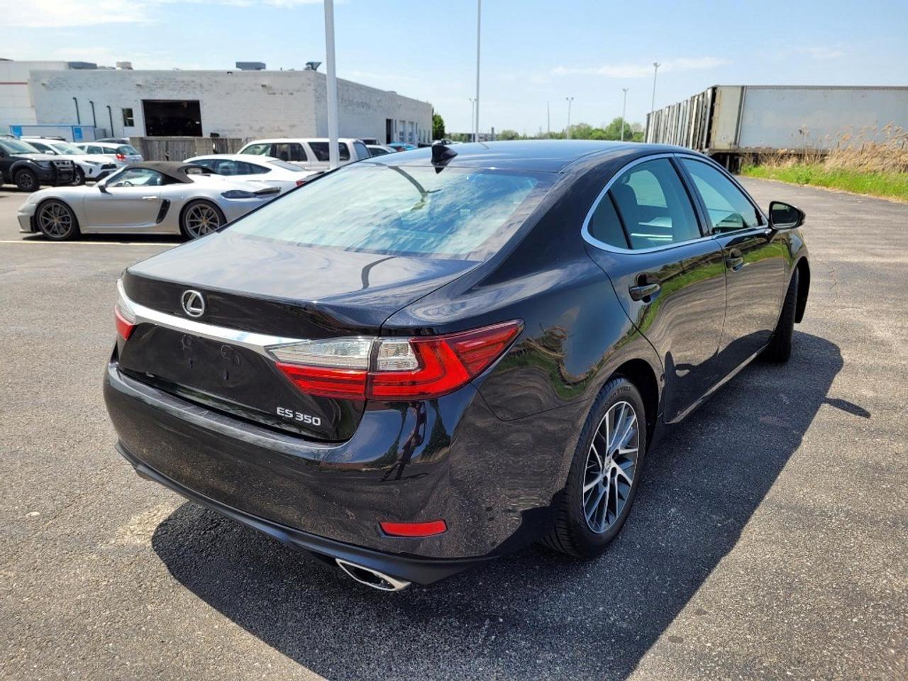 2016 Lexus ES 350 4dr Sdn Photo
