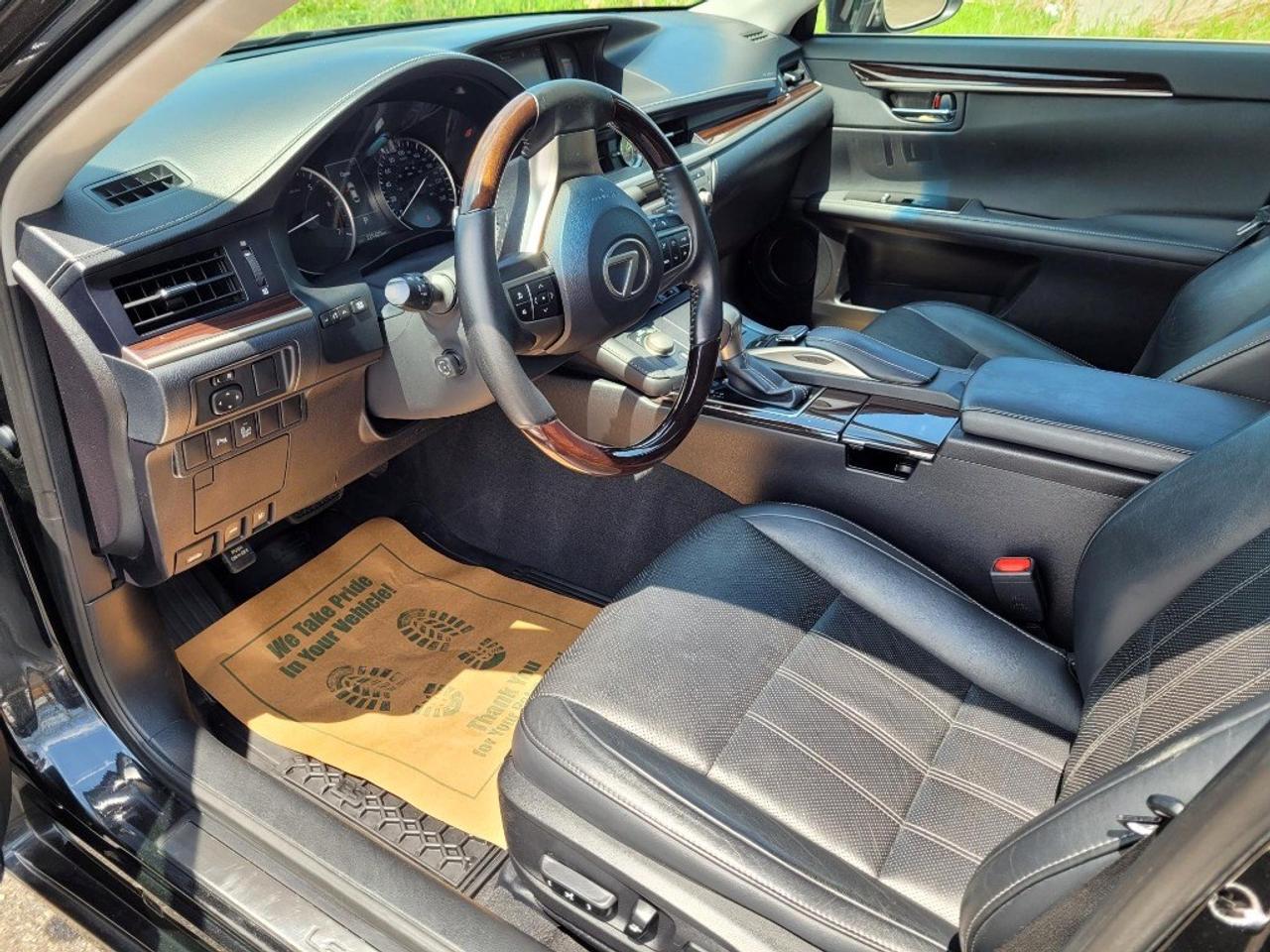2016 Lexus ES 350 4dr Sdn Photo
