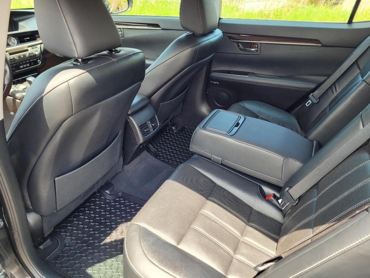 2016 Lexus ES 350 4dr Sdn Photo