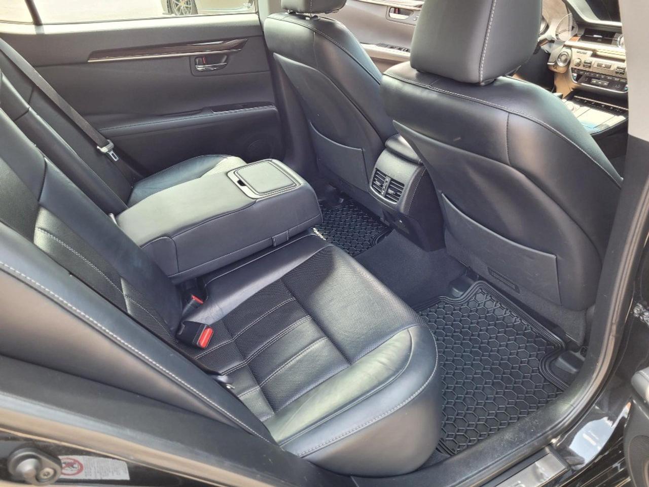 2016 Lexus ES 350 4dr Sdn Photo