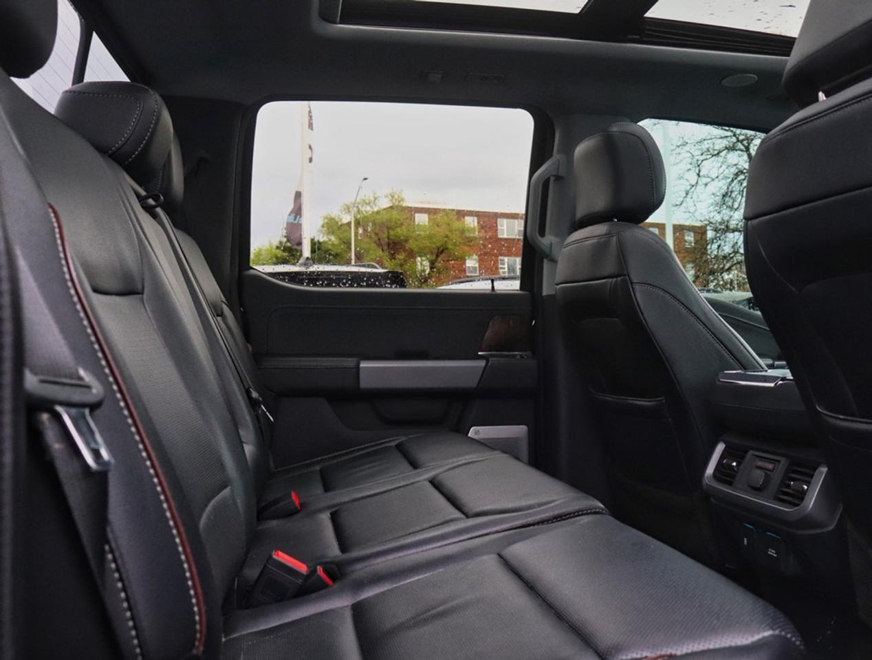 2022 Ford F-150 LARIAT | 4X4 | 5.0L  | 502A | ROOF | FX4 | B&O UNL Photo