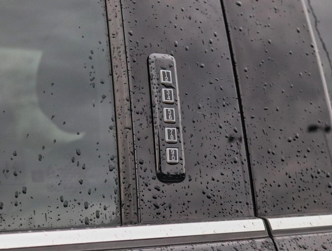 2022 Ford F-150 LARIAT | 4X4 | 5.0L  | 502A | ROOF | FX4 | B&O UNL Photo