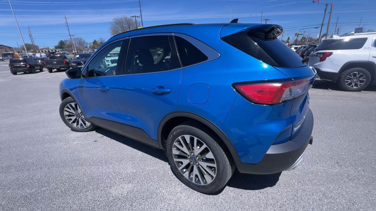 2020 Ford Escape Titanium AWD Photo