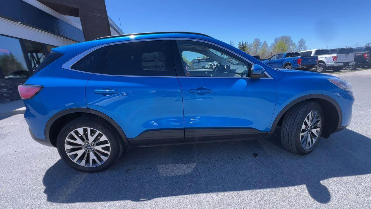 2020 Ford Escape Titanium AWD Photo