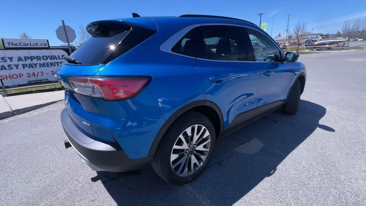 2020 Ford Escape Titanium AWD Photo