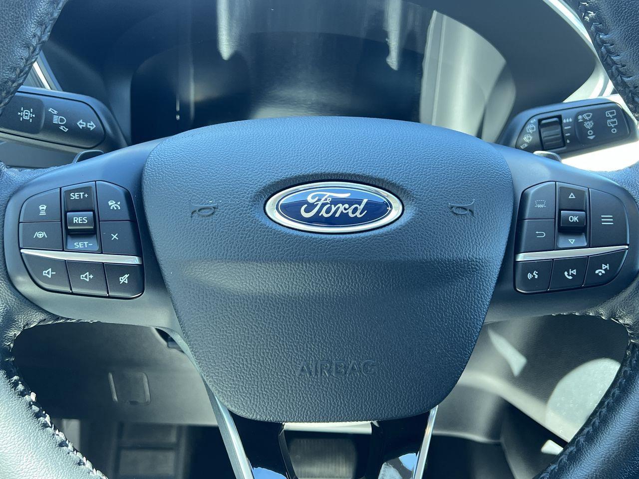2020 Ford Escape Titanium AWD Photo