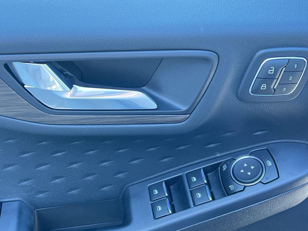 2020 Ford Escape Titanium AWD Photo