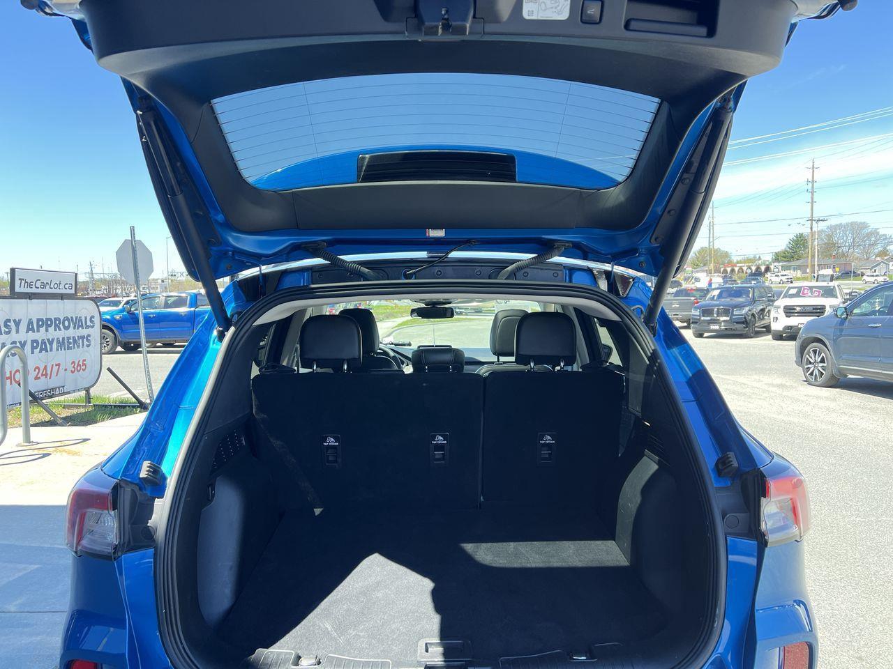 2020 Ford Escape Titanium AWD Photo