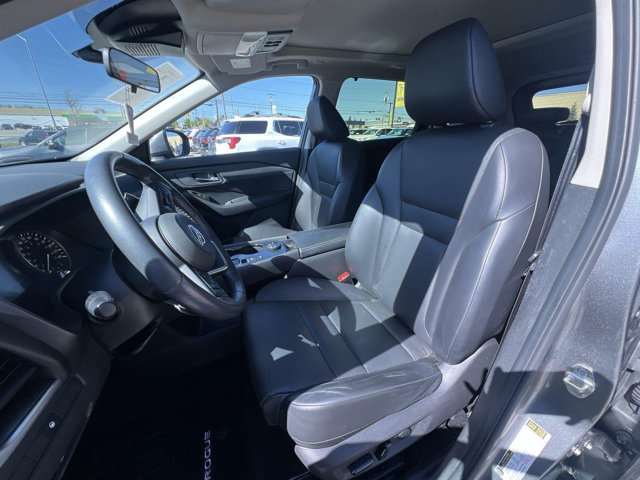 2024 Nissan Rogue SV Moonroof AWD, REMOTE START, HEATED FRONT SEATS, MOONROOF, CRUISE CONTROL, SIRIUS XM, BACK UP CAM!! Photo