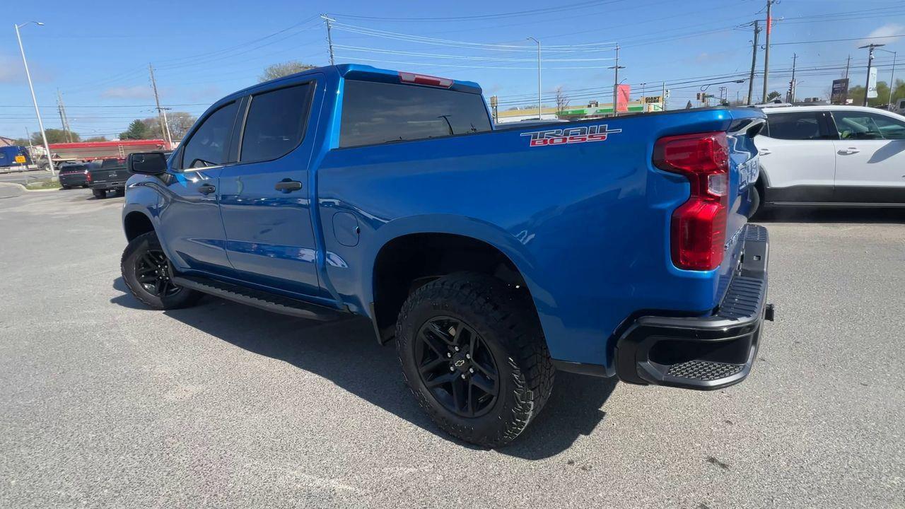 2024 Chevrolet Silverado 1500 Custom Trail Boss 4X4, REMOTE START, CRUISE CONTROL, SIRIUS XM, BACK UP CAM!! Photo
