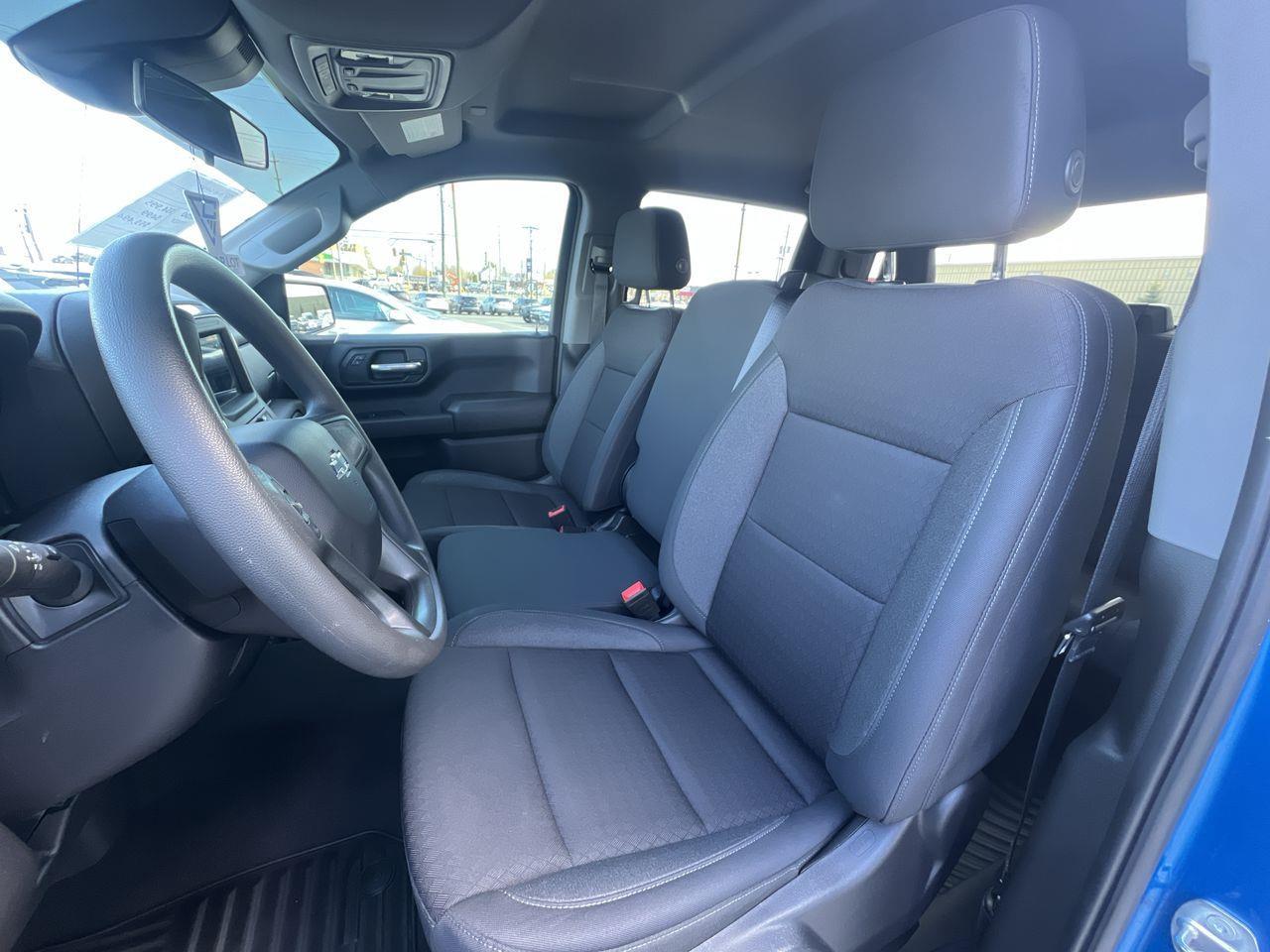 2024 Chevrolet Silverado 1500 Custom Trail Boss 4X4, REMOTE START, CRUISE CONTROL, SIRIUS XM, BACK UP CAM!! Photo