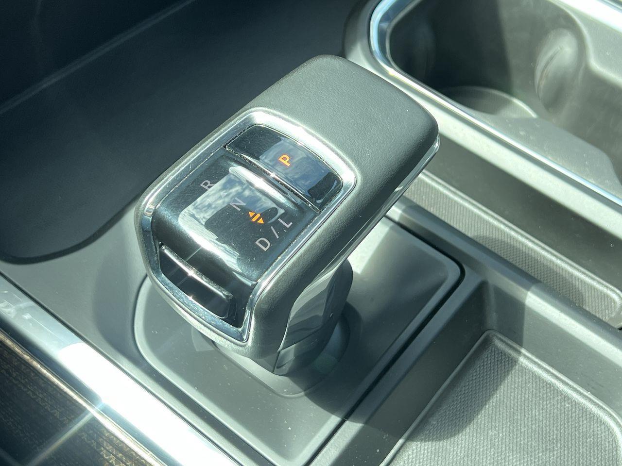 2024 Chevrolet Silverado 1500 RST 4X4, REMOTE START, CRUISE CONTROL, SIRIUS XM, HEATED FRON SEATS, BACK UP CAM!! Photo