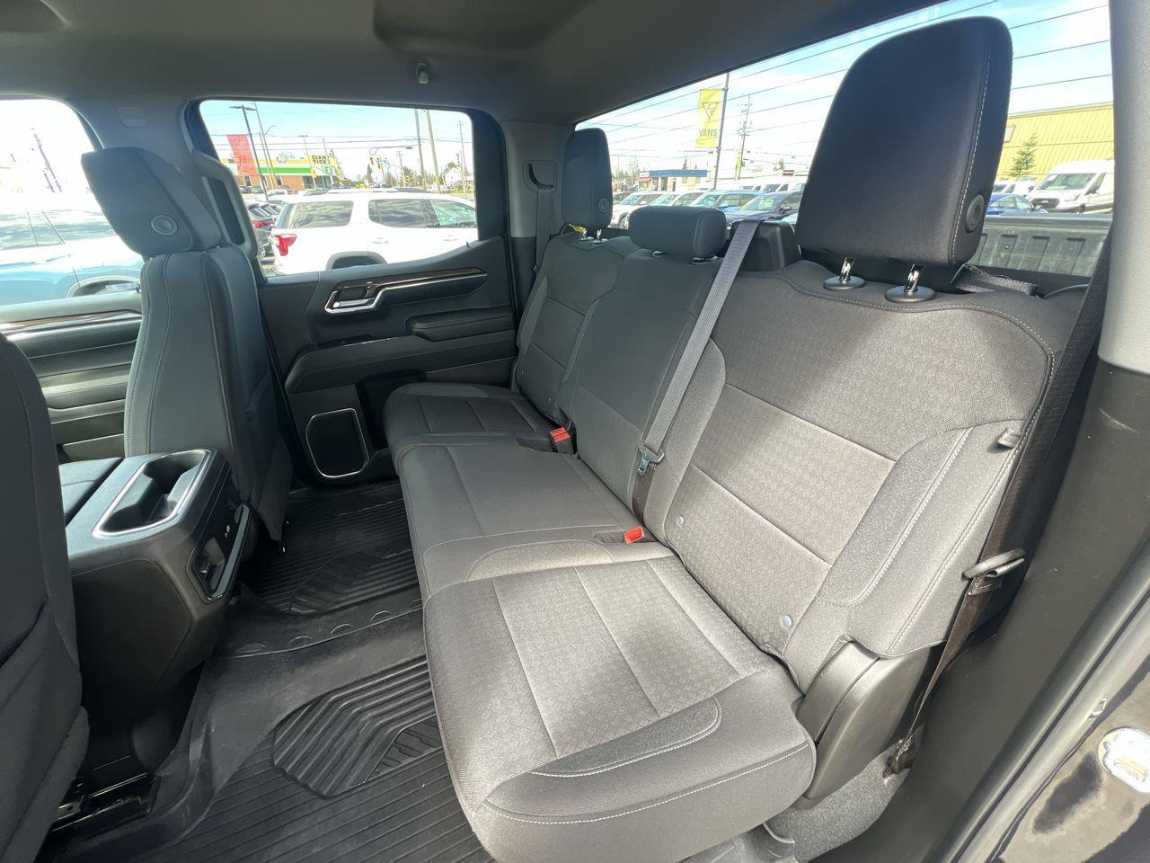2024 Chevrolet Silverado 1500 RST 4X4, REMOTE START, CRUISE CONTROL, SIRIUS XM, HEATED FRON SEATS, BACK UP CAM!! Photo