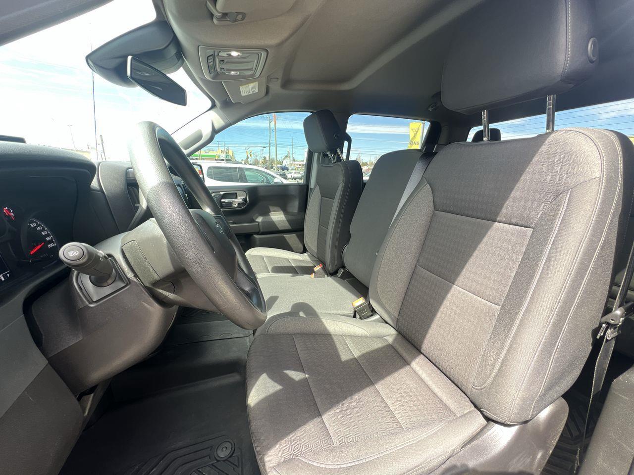 2024 Chevrolet Silverado 1500 Custom Trail Boss 4X4, CRUISE CONTROL, SIRIUS XM, BACK UP CAM!! Photo