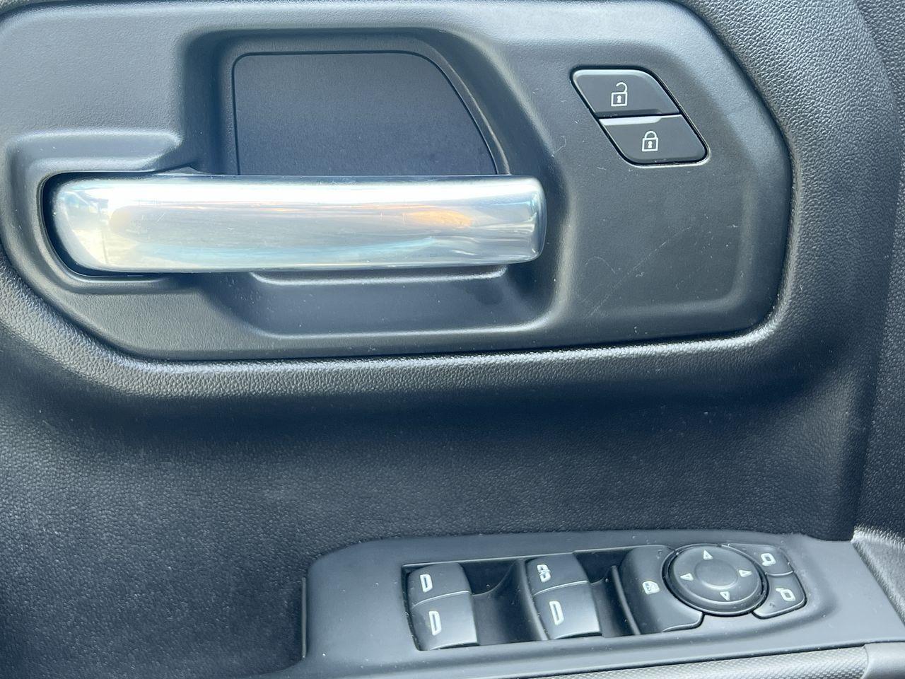 2024 Chevrolet Silverado 1500 Custom Trail Boss 4X4, CRUISE CONTROL, SIRIUS XM, BACK UP CAM!! Photo