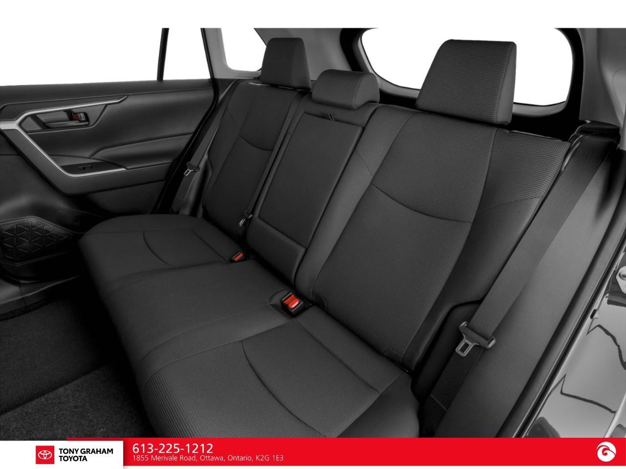 2021 Toyota RAV4 LE Photo