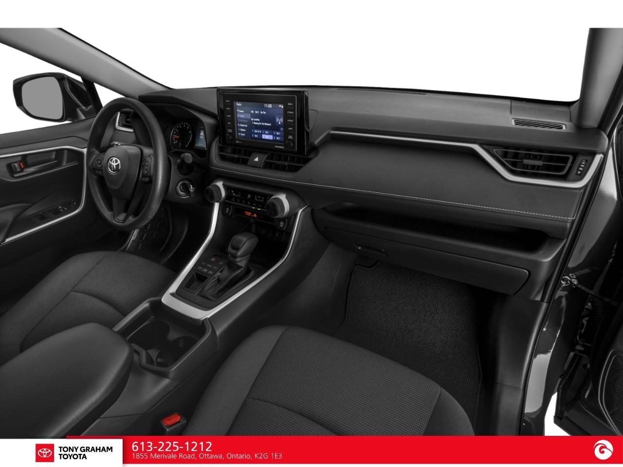 2021 Toyota RAV4 LE Photo