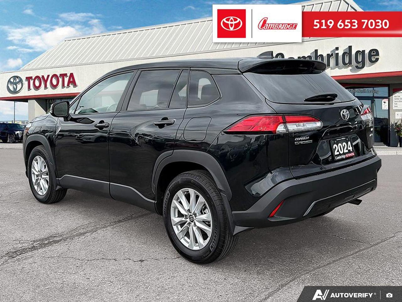 2024 Toyota Corolla Cross LE AWD Photo