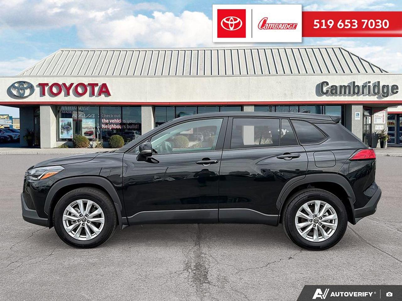 2024 Toyota Corolla Cross LE AWD Photo