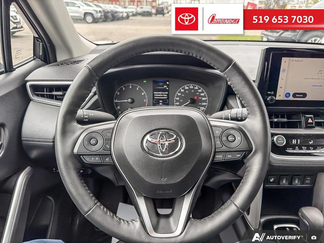 2024 Toyota Corolla Cross LE AWD Photo