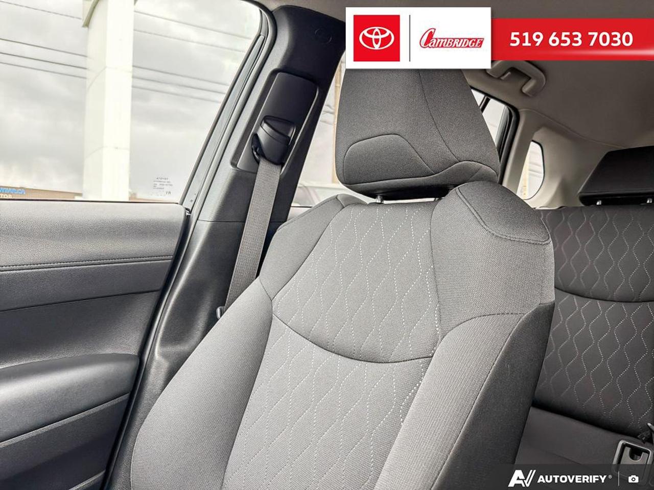2024 Toyota Corolla Cross LE AWD Photo