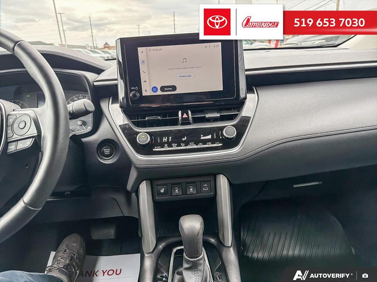 2024 Toyota Corolla Cross LE AWD Photo