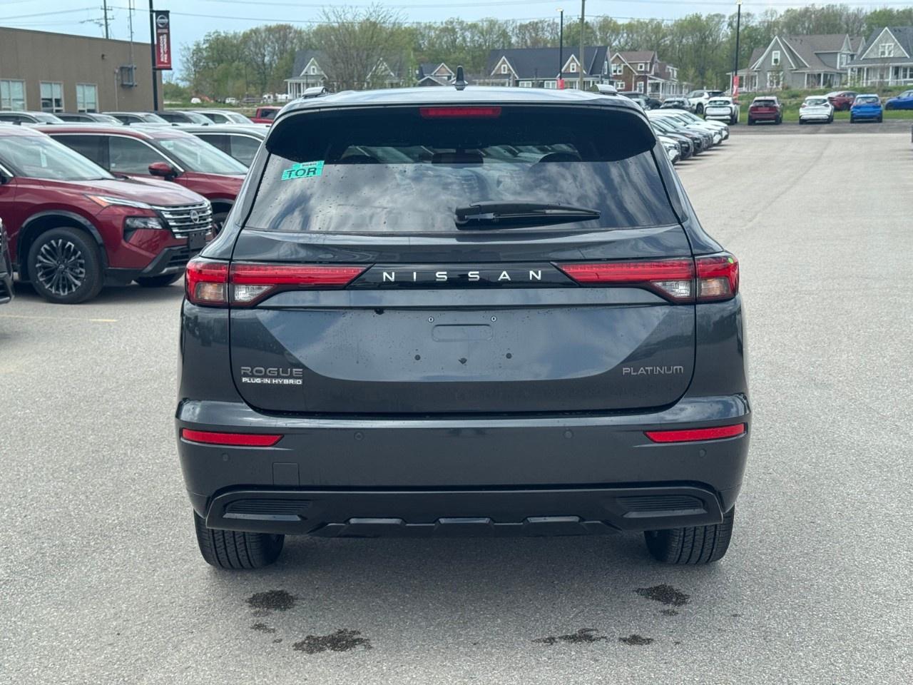 2026 Nissan Rogue Plug-In Hybrid AWD Platinum Photo3