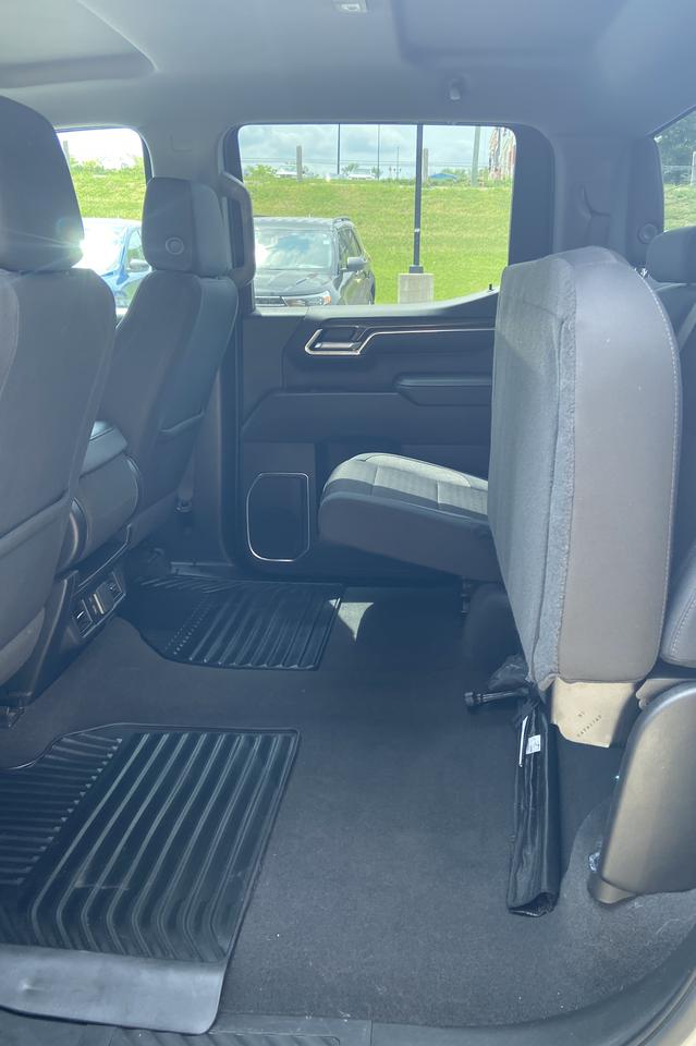 2025 Chevrolet Silverado 1500 LT Photo